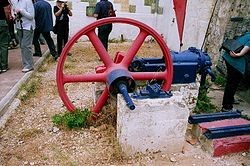 באר בפרדם.jpg